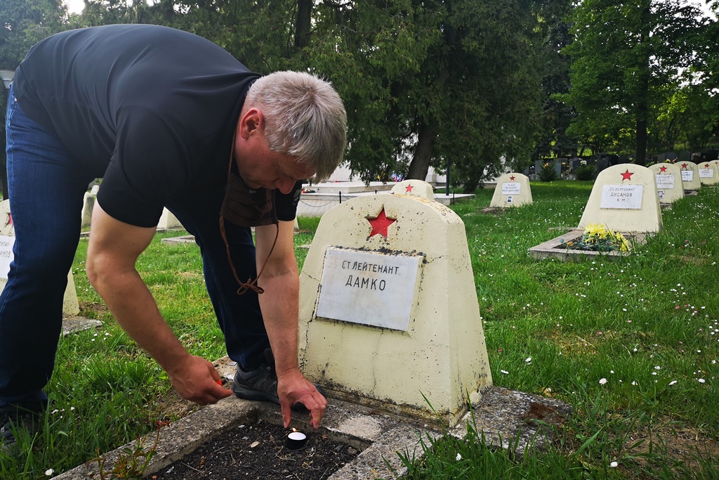 Kliknutím zvětšíte Fotografie
